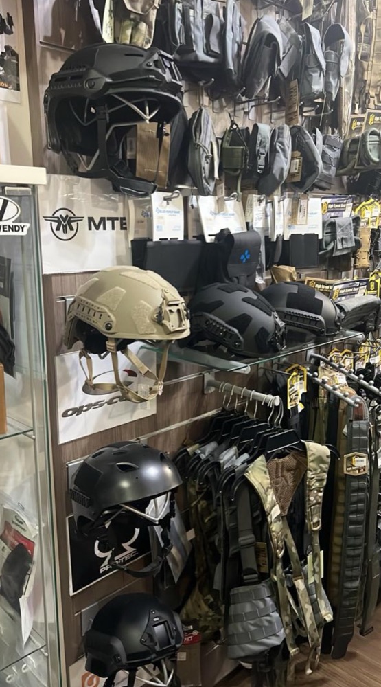 Helmets & load-bearing gear