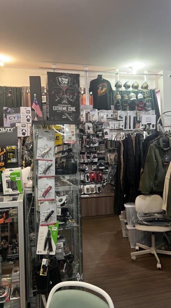 Showroom aisle